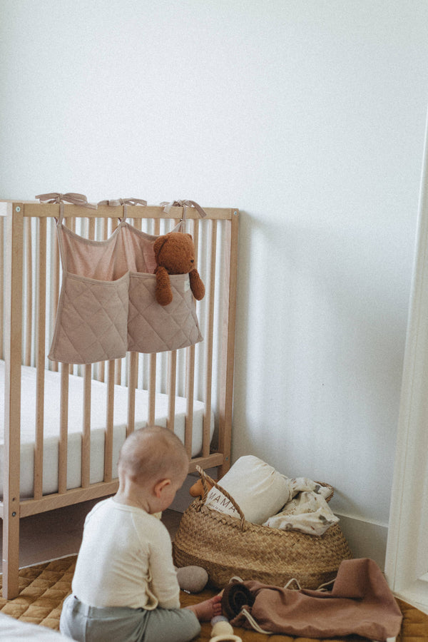 Baby crib organizer