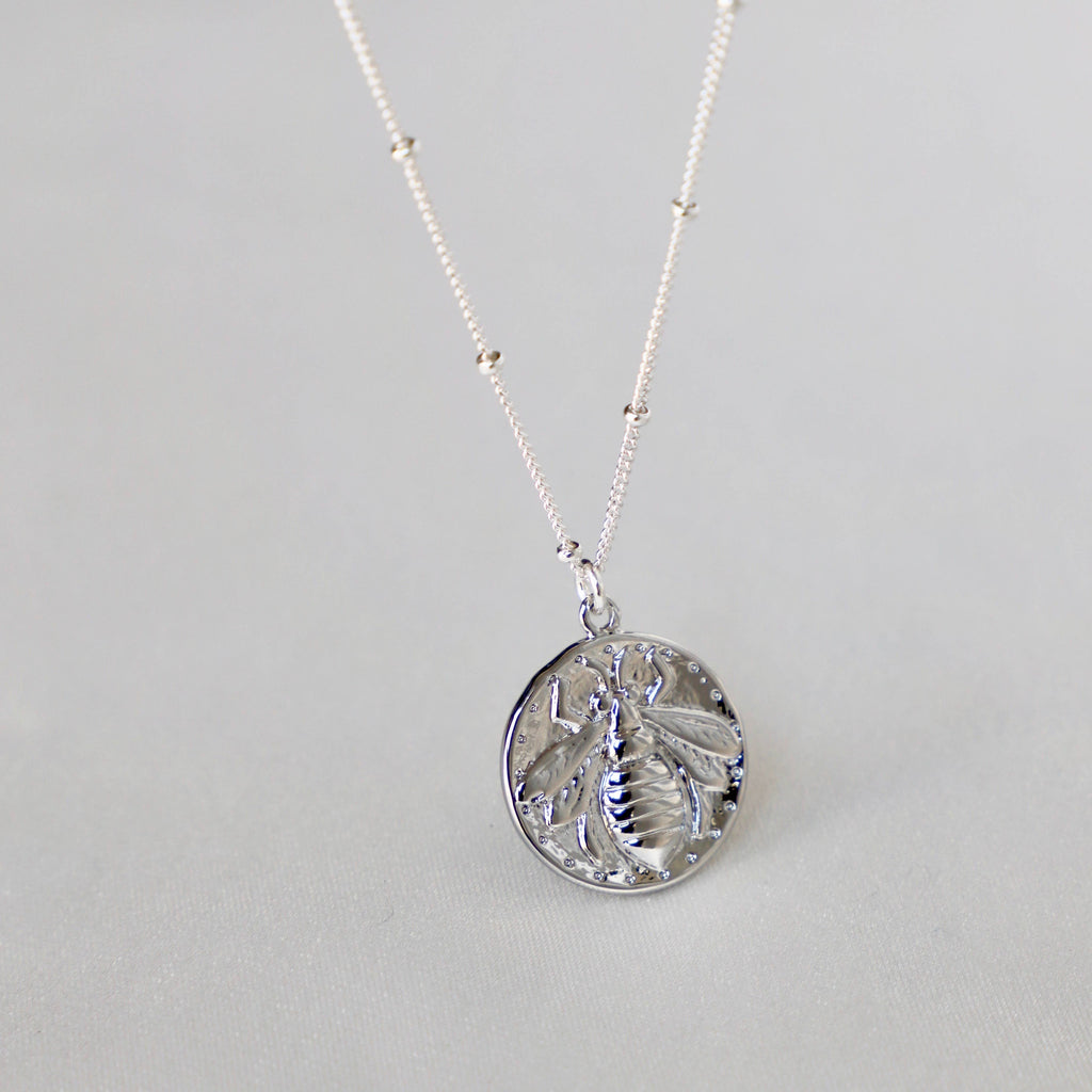 BEE MEDALLION NECKLACE-Silver